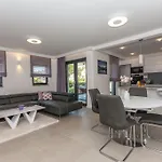 Vld - Amazing Home! - Exklusiv *